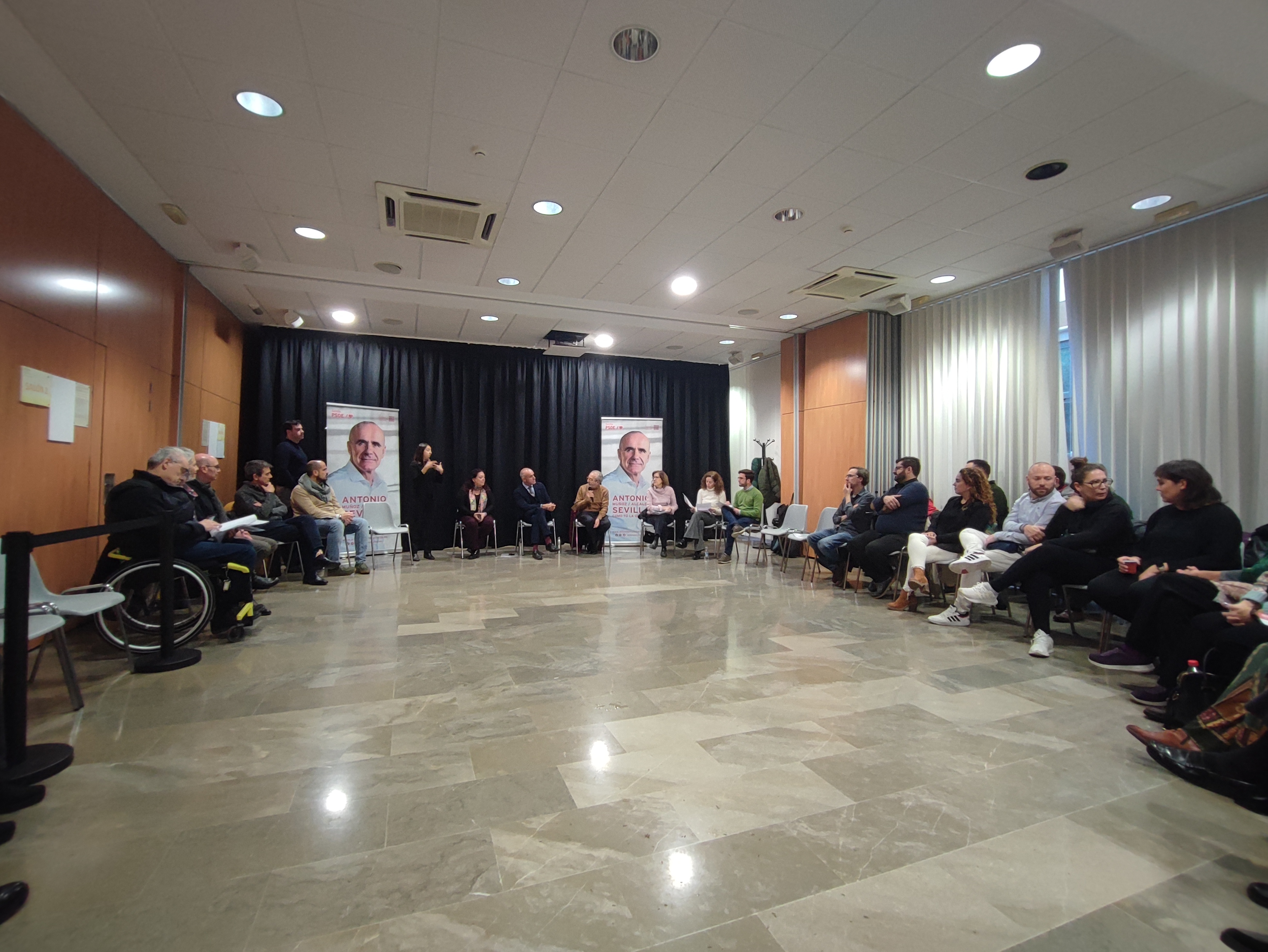 Ictus Sevilla asiste a reunión con el Alcalde
